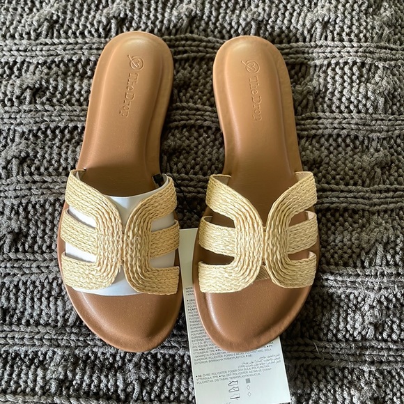 NWT sandals - Picture 1 of 1